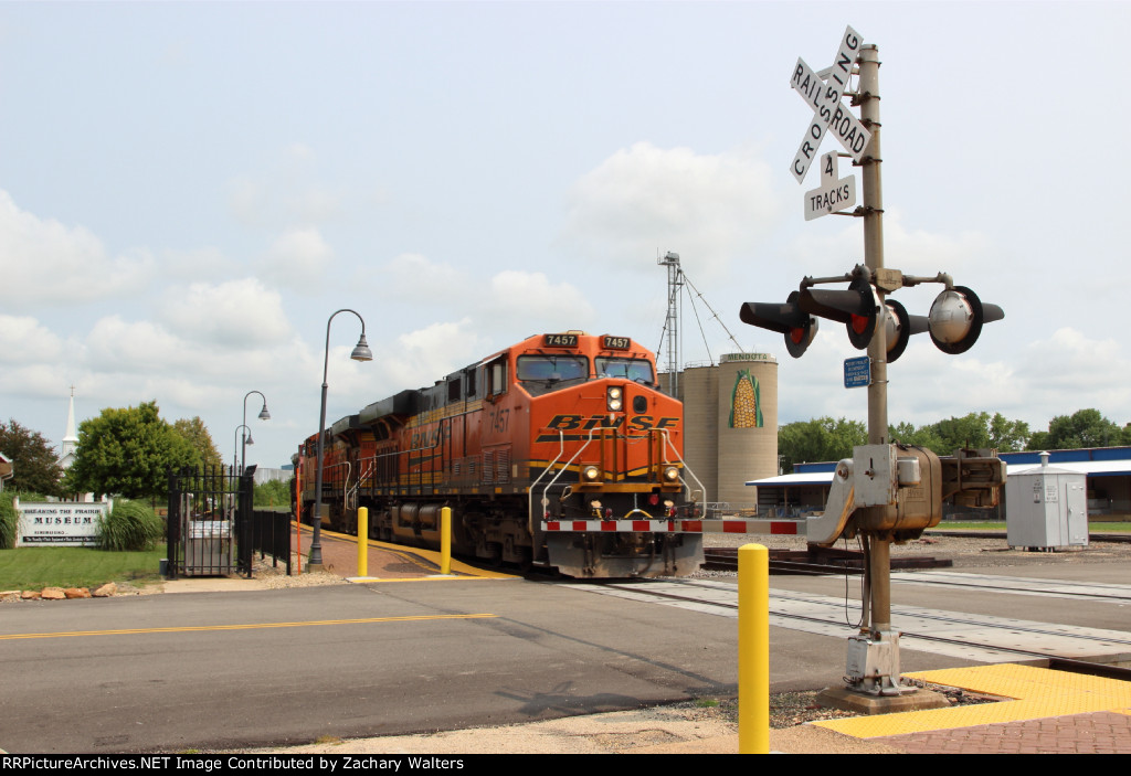 BNSF 7457